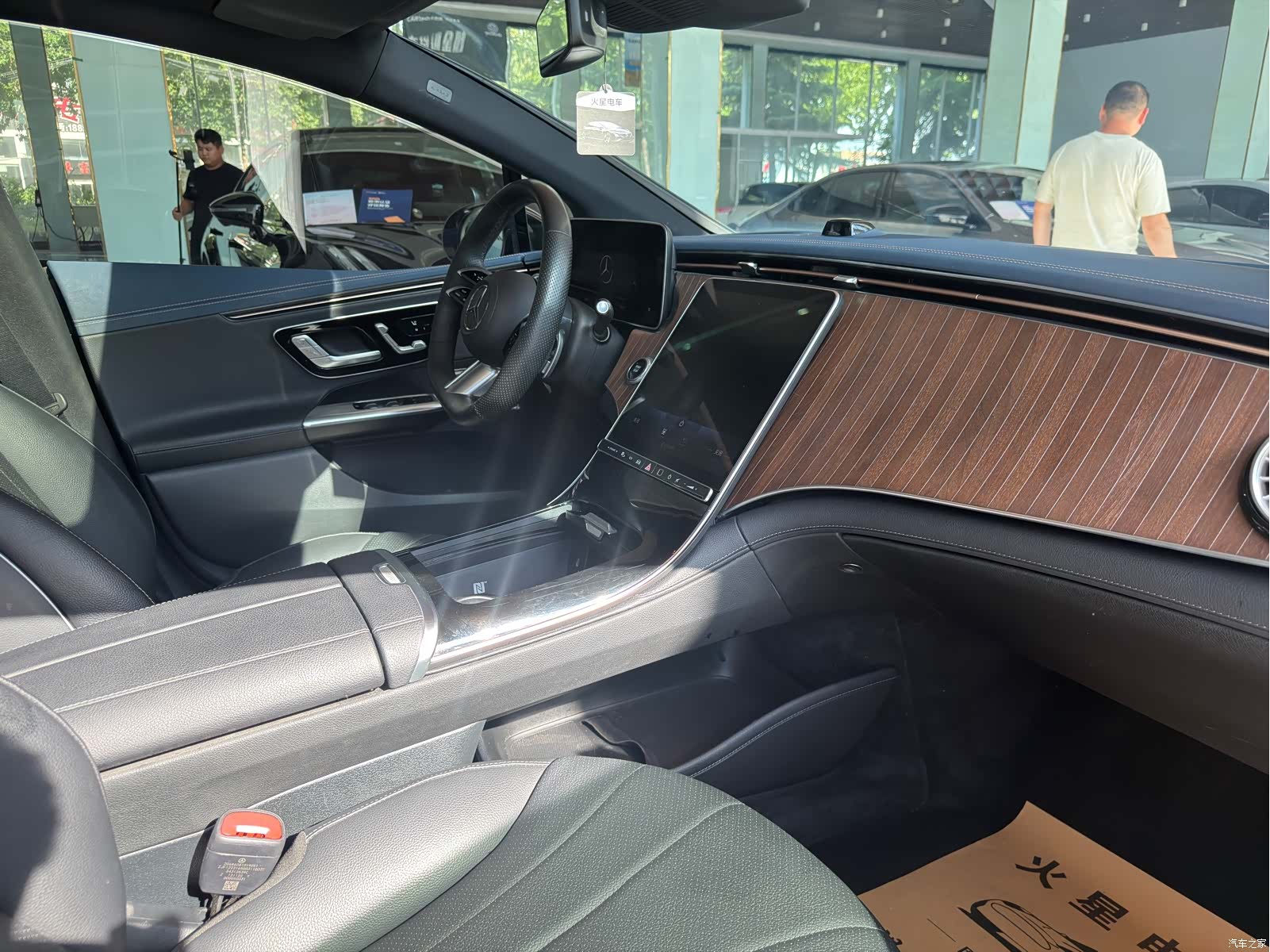 Mercedes-Benz EQE, 2024 8