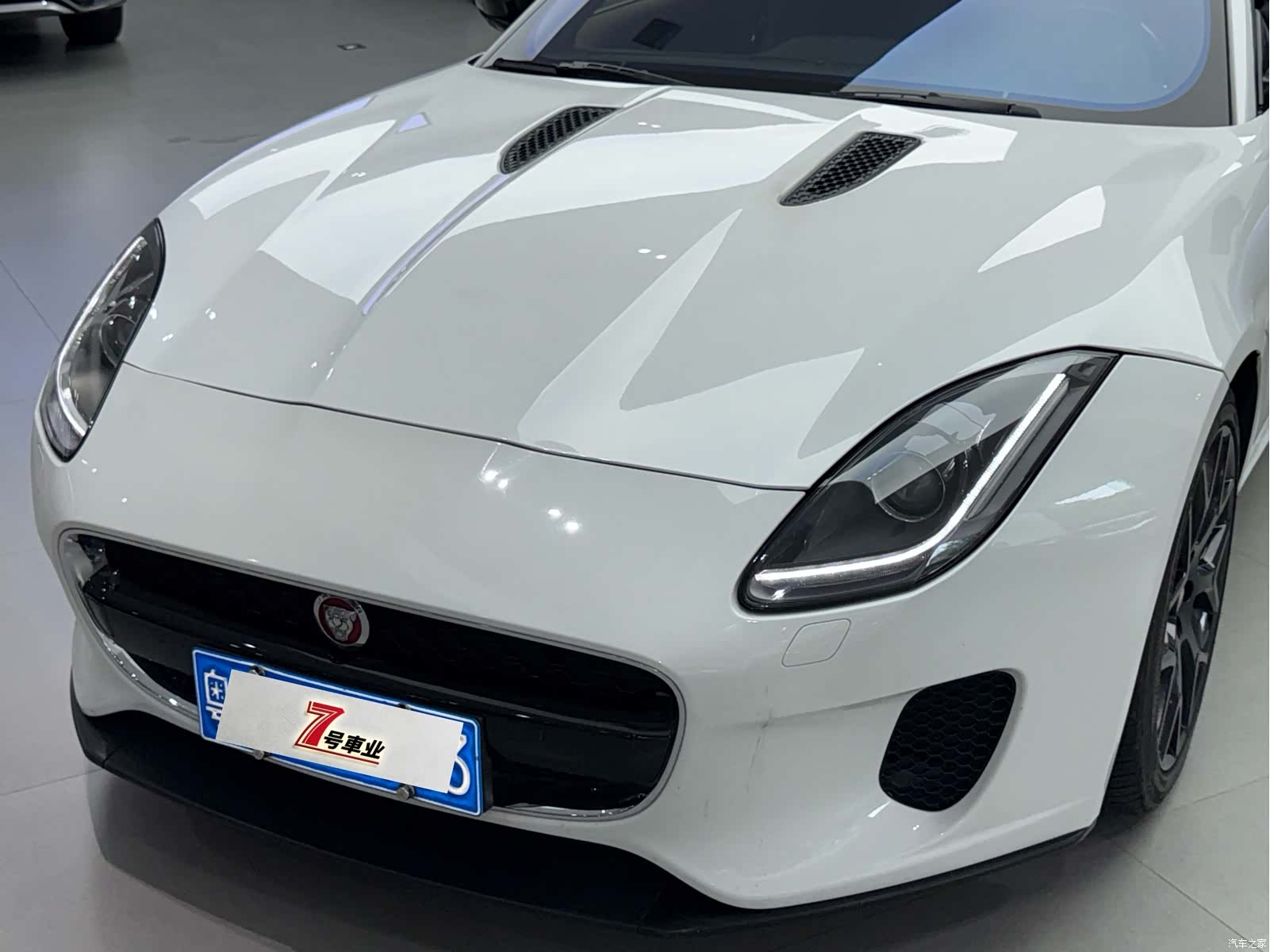 Jaguar F-TYPE, 2018 4