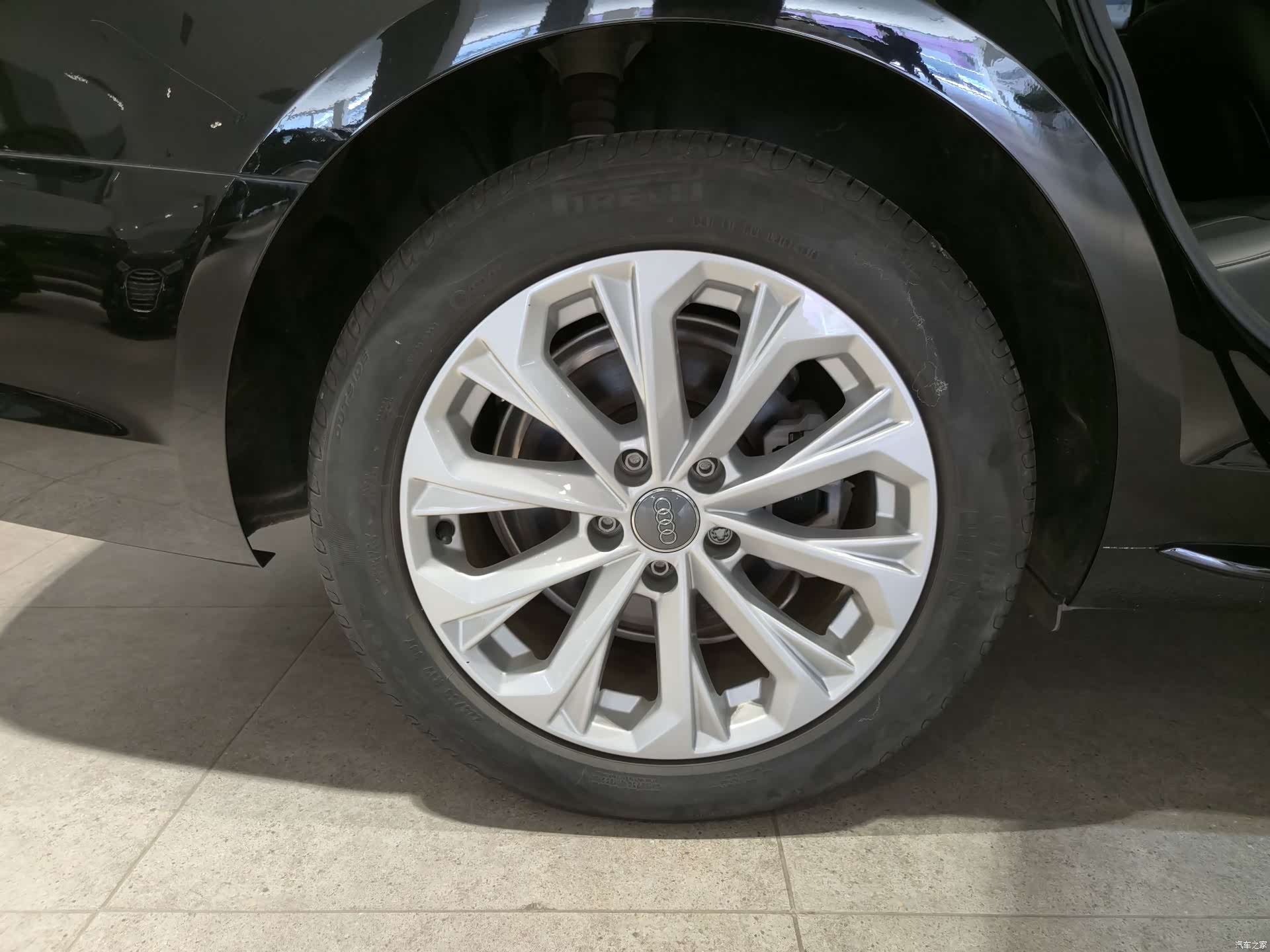 Audi A4L, 2019 21