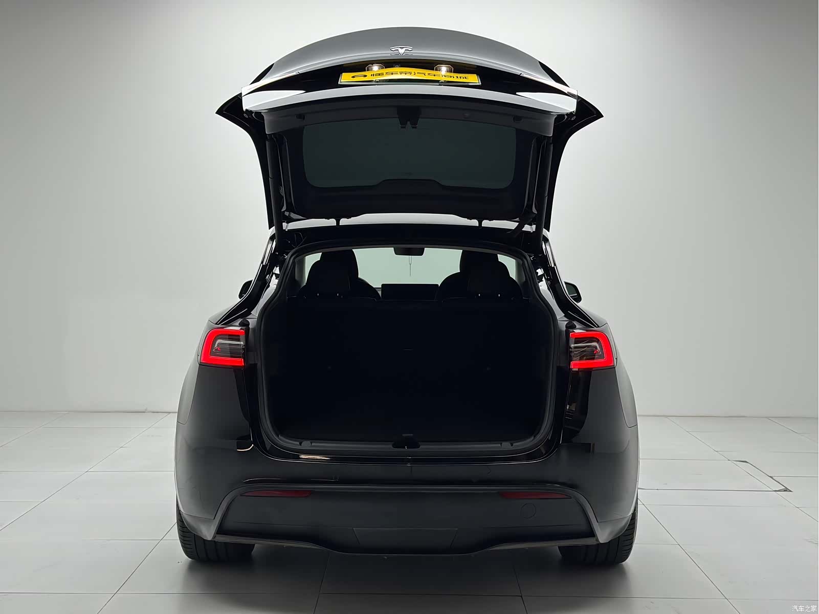 Tesla Model Y, 2022 22