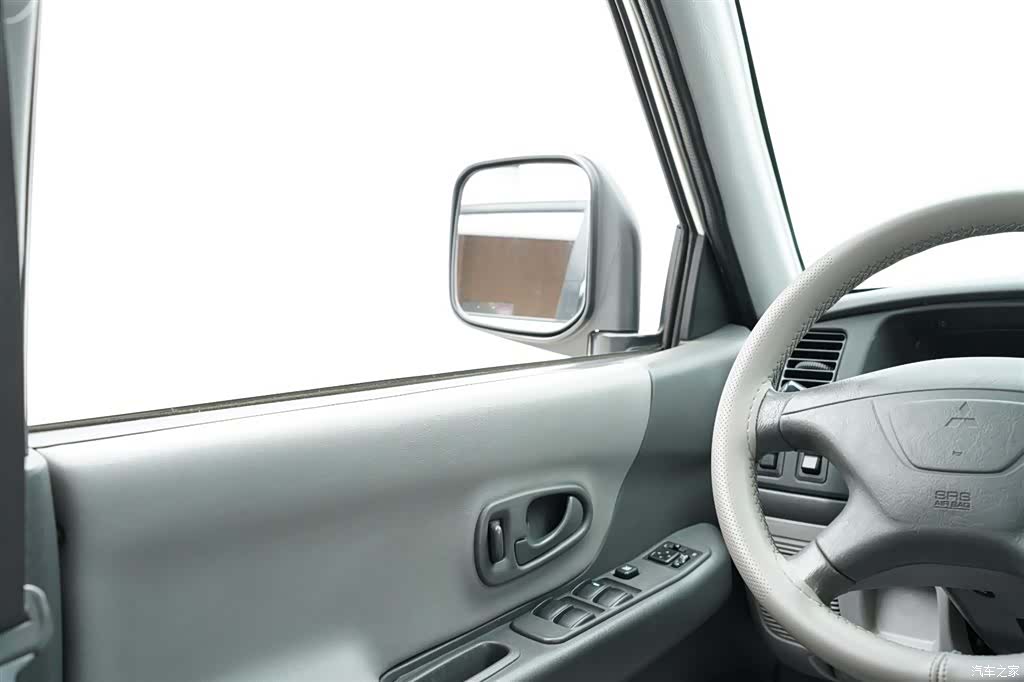 Mitsubishi Pajero, 2007 12