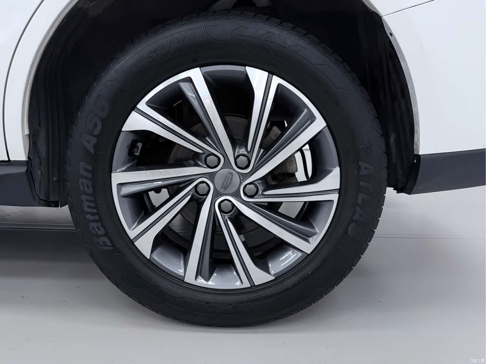 Geely X6, 2022 19