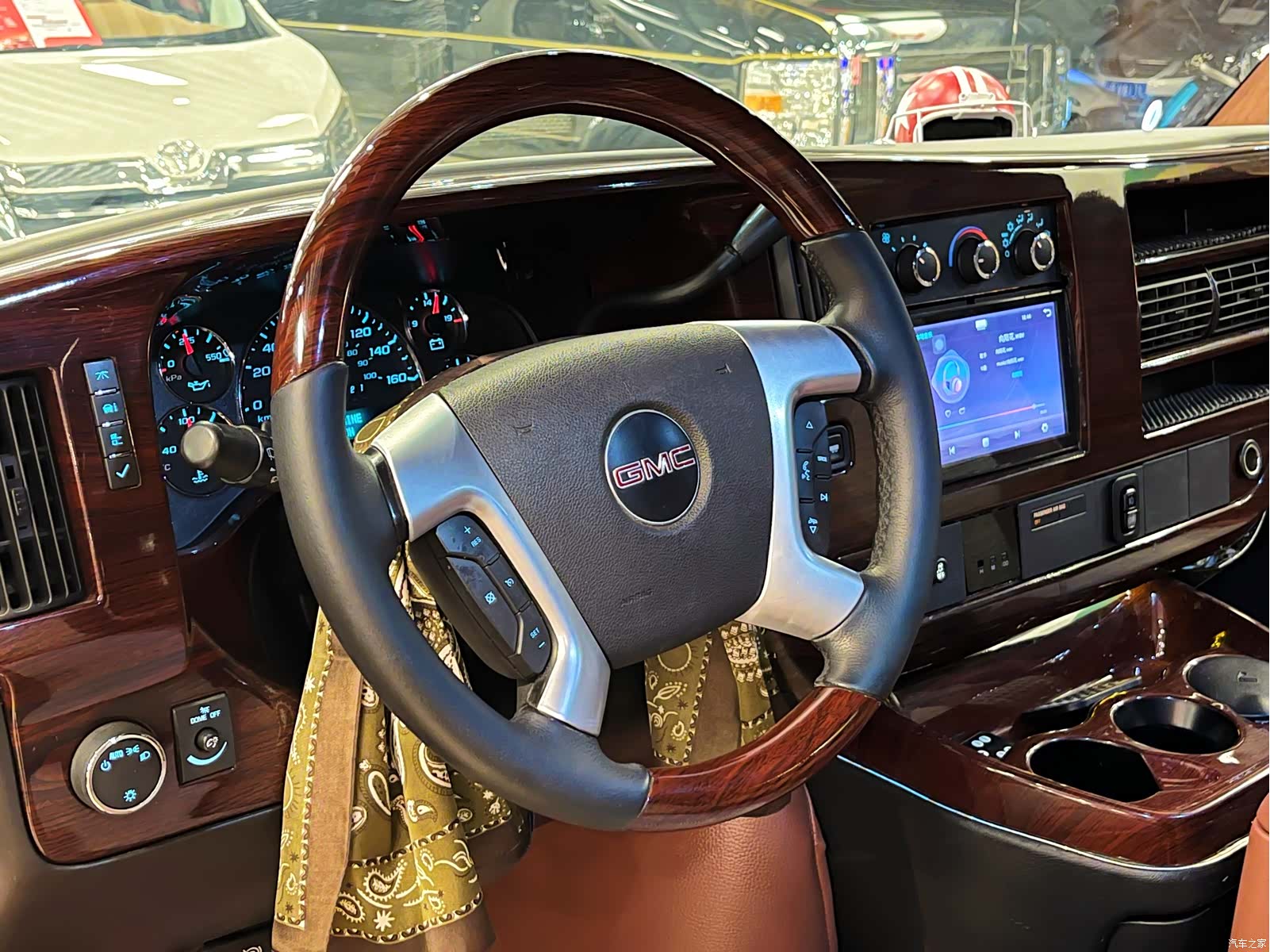 GMC SAVANA, 2017 28