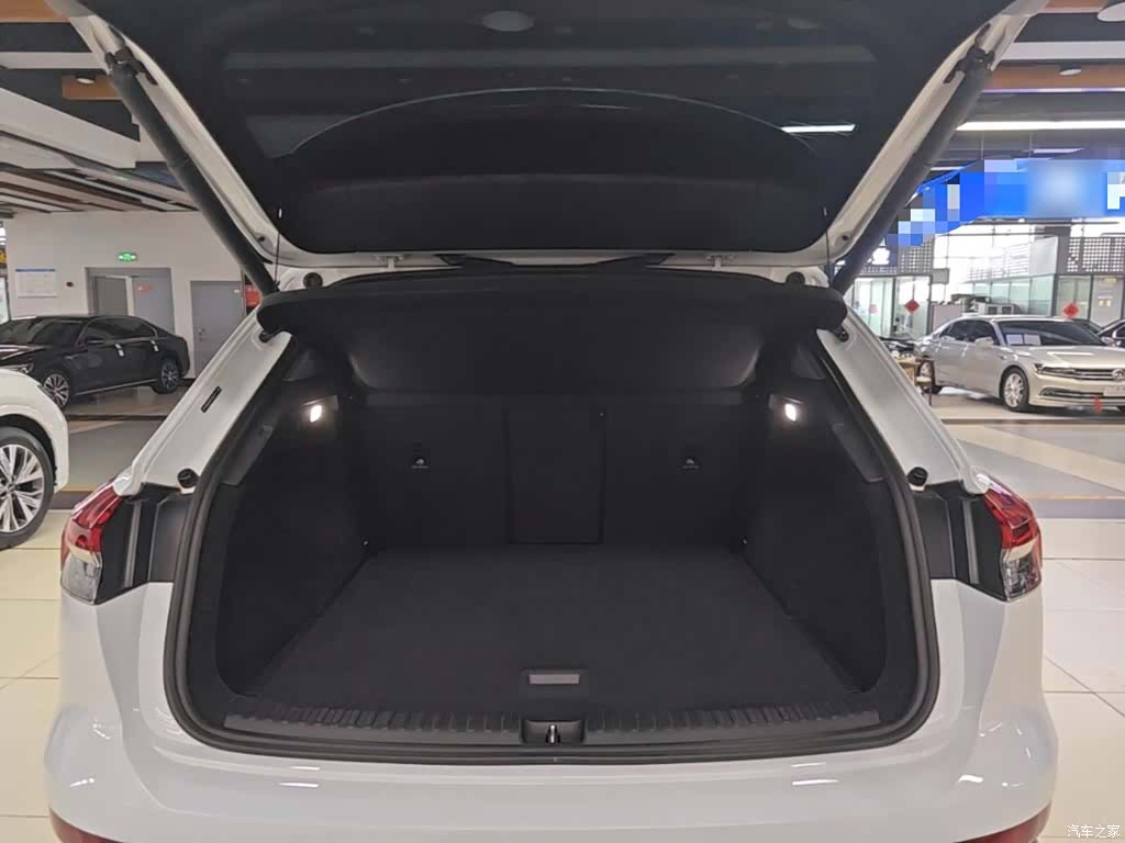Audi Q4 e-tron, 2024 19