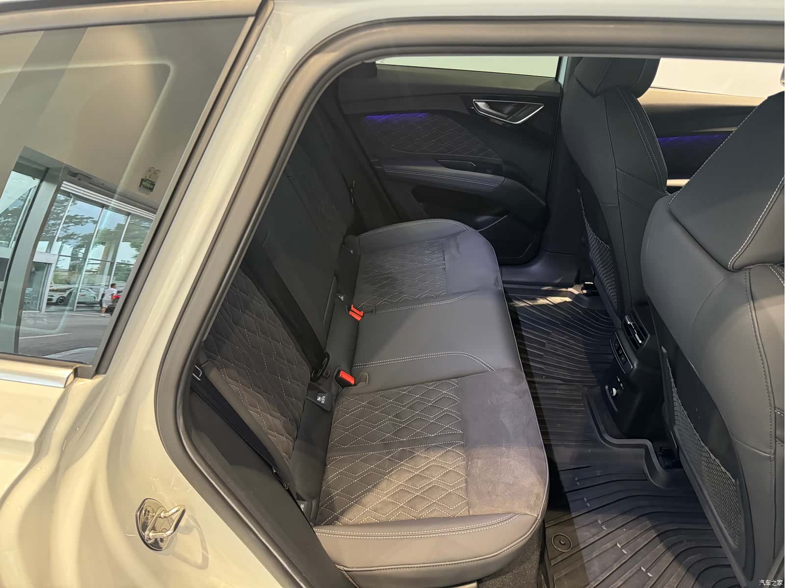 Audi Q4 e-tron, 2023 13