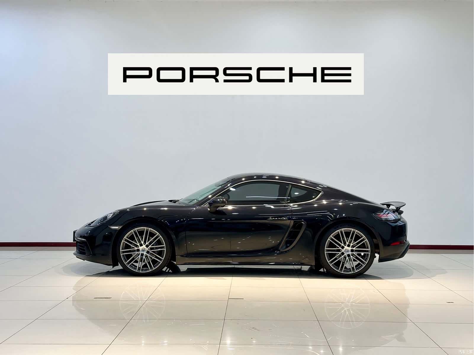 Porsche Cayman, 2024 3