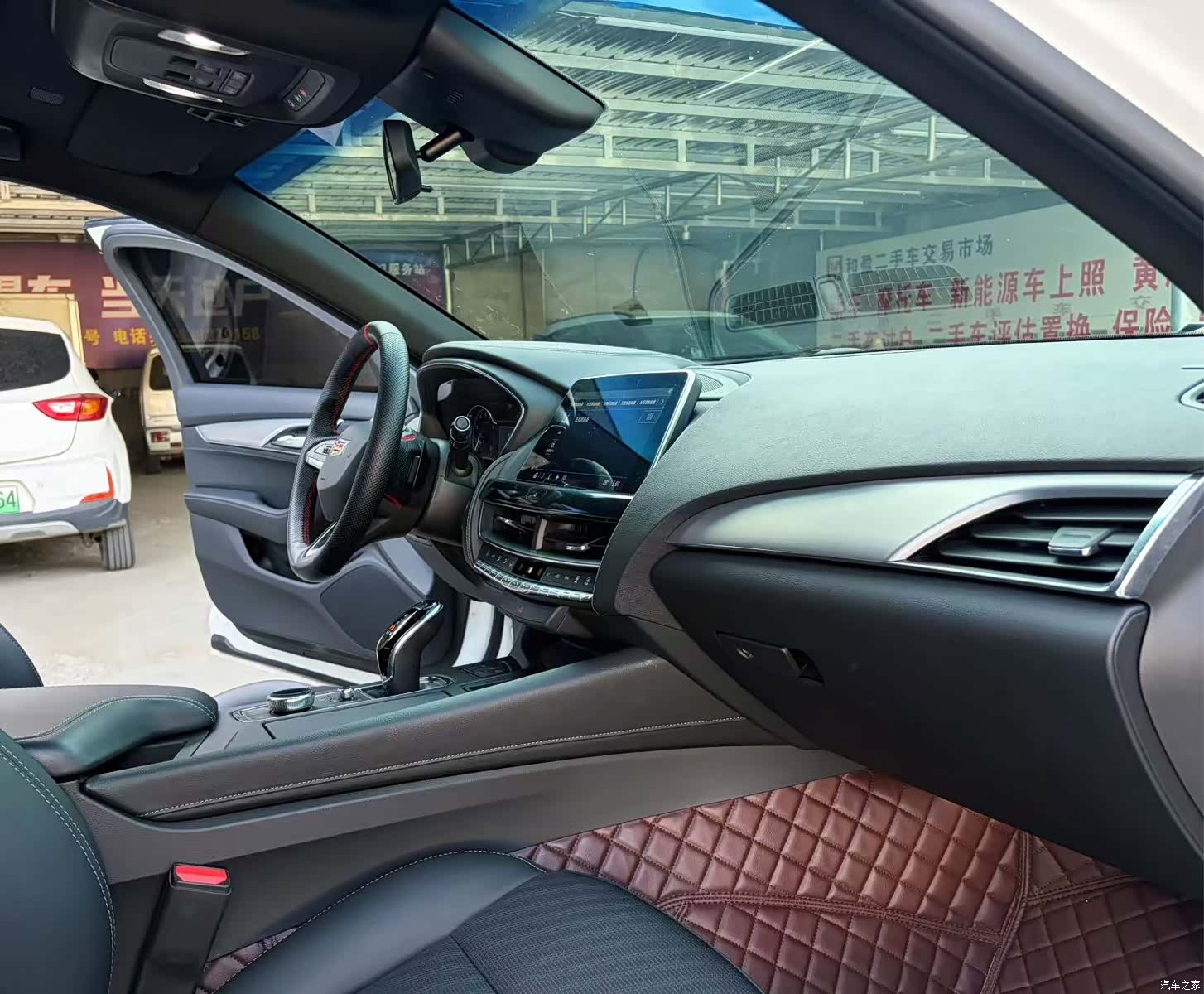 Cadillac CT5, 2023 все фото