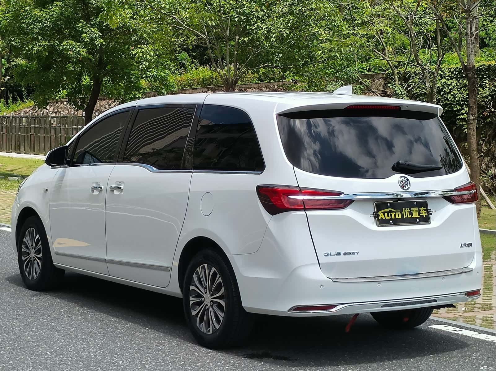 Buick GL8, 2020 13