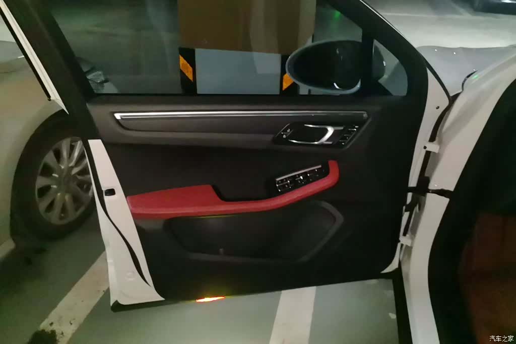 Porsche Macan, 2024 7