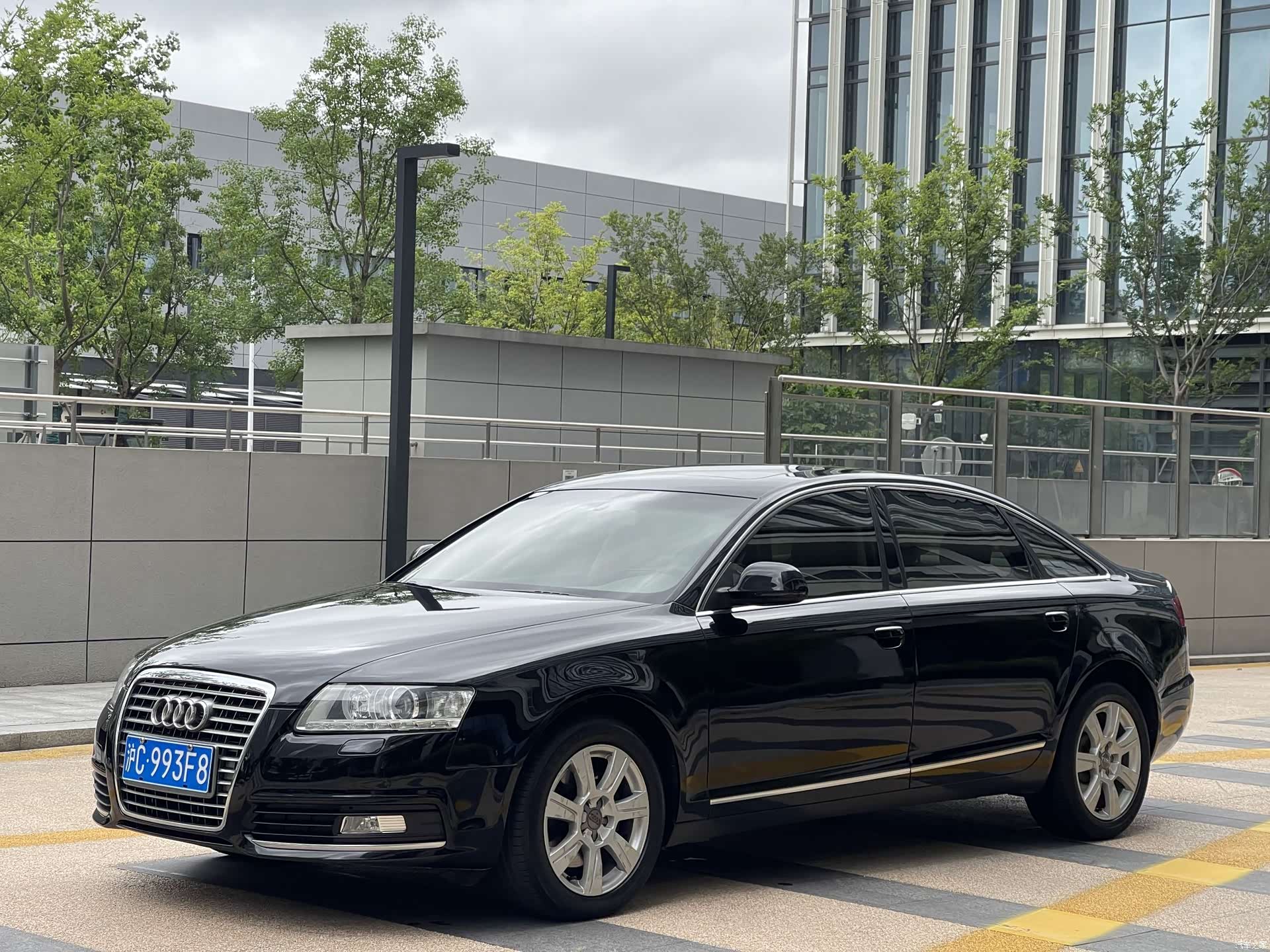Audi A6L, 2011 1