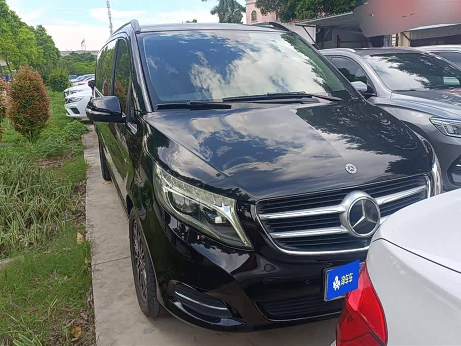 Mercedes-Benz V-class