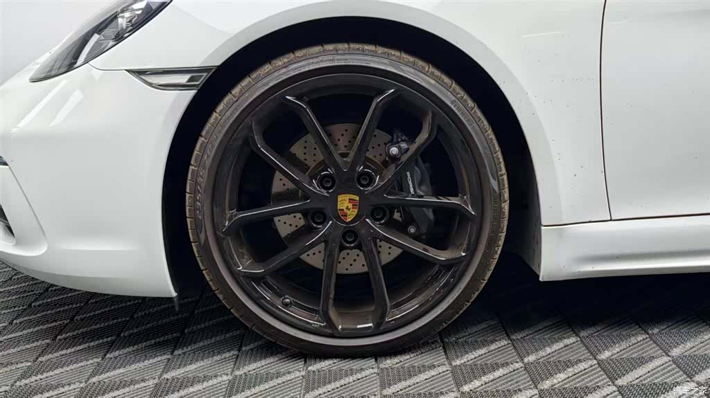 Porsche Cayman, 2024 8