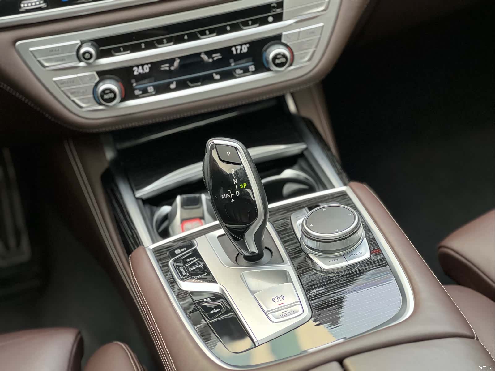 BMW 7 Series, 2021 все фото