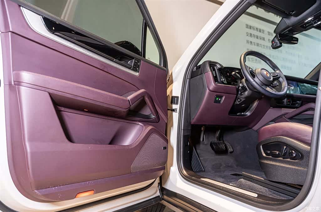 Porsche Cayenne, 2025 7
