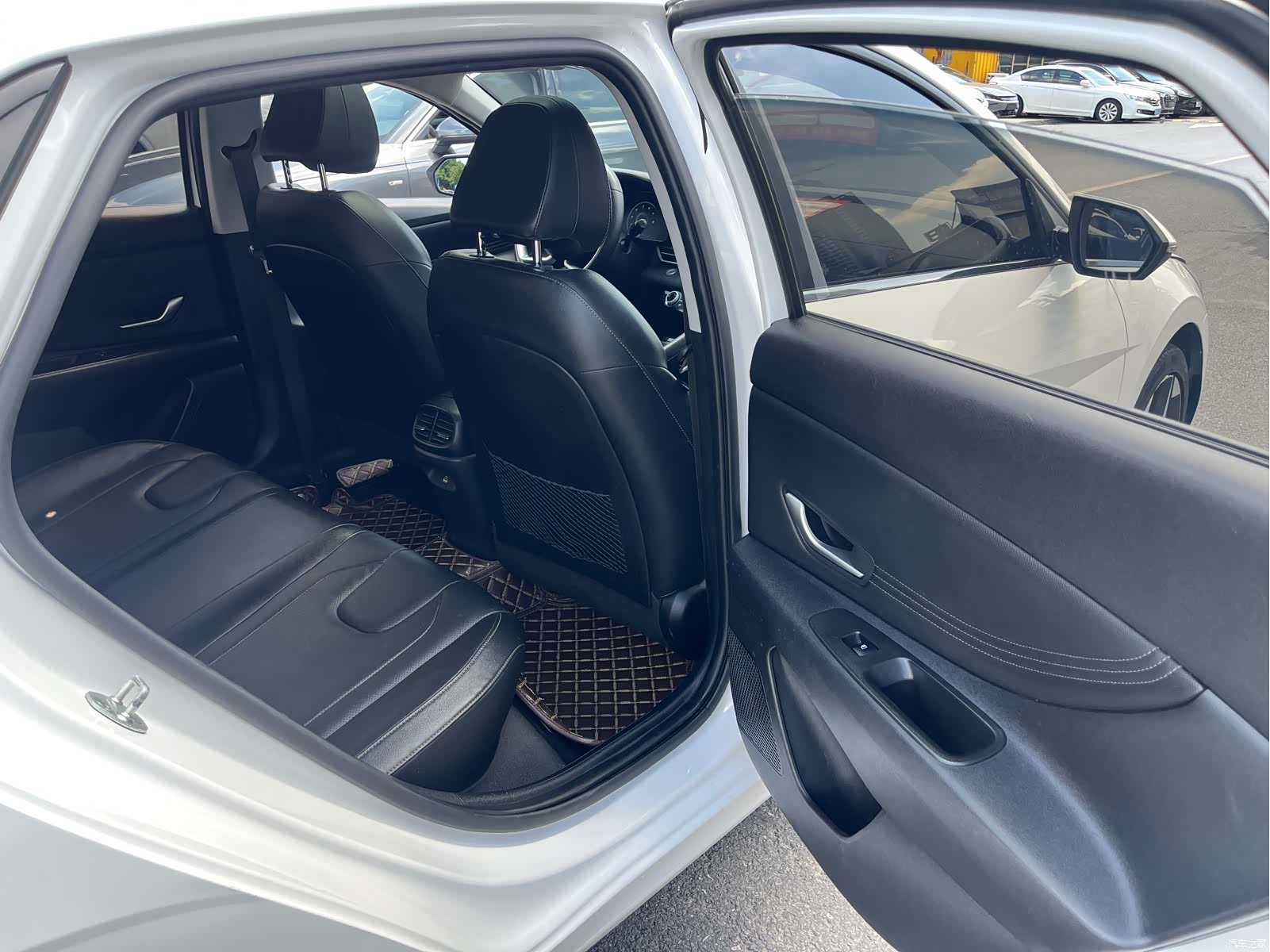 Hyundai Elantra, 2022 10