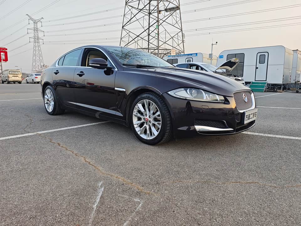 Jaguar XF