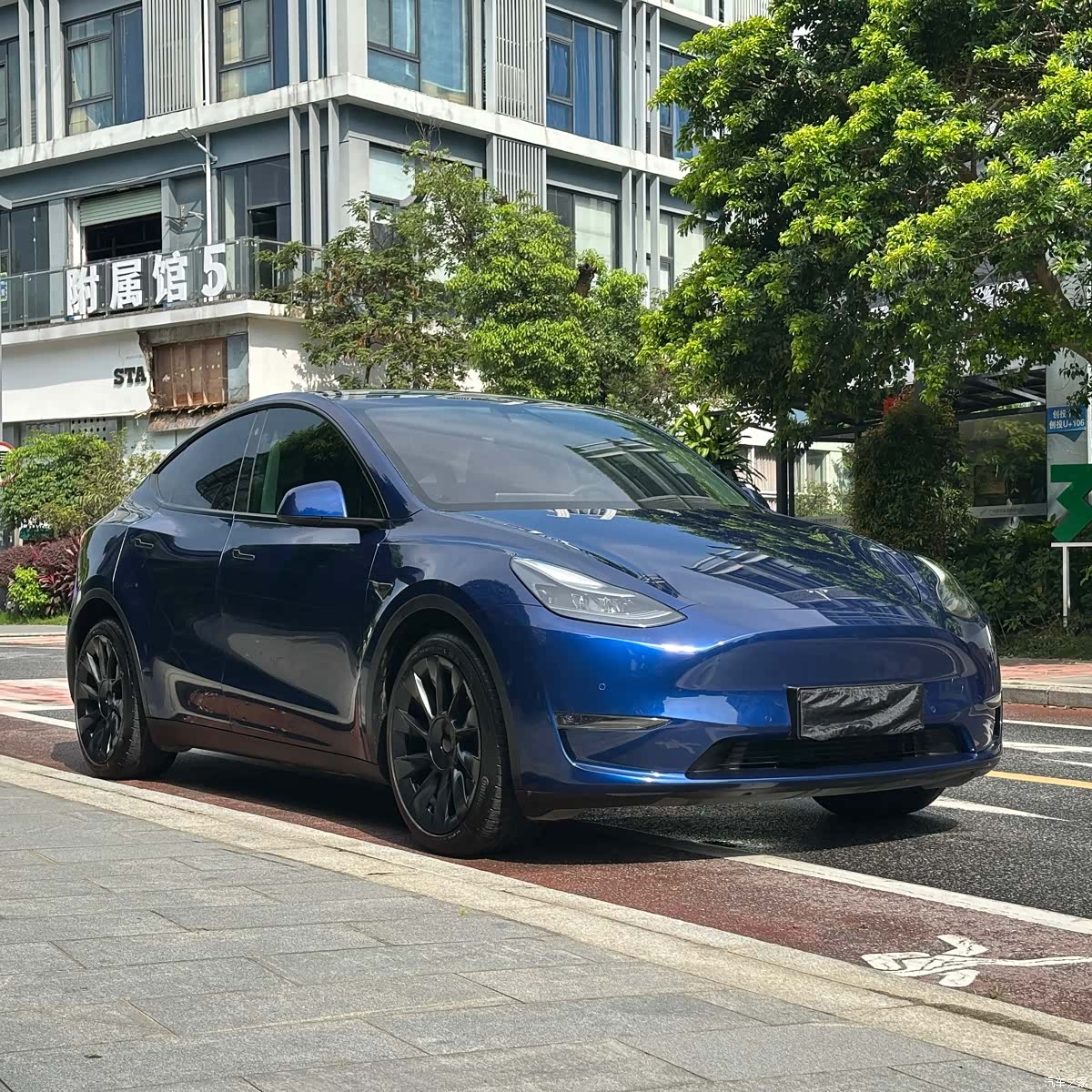 Tesla Model Y, 2021 4