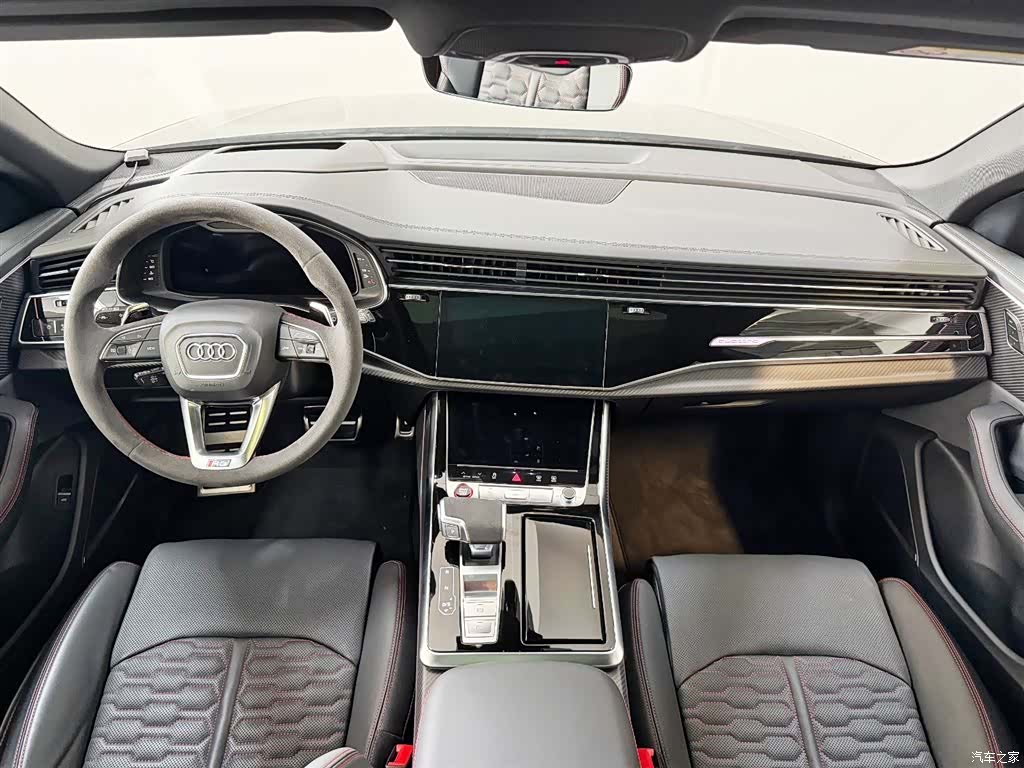 Audi Q8, 2025 10