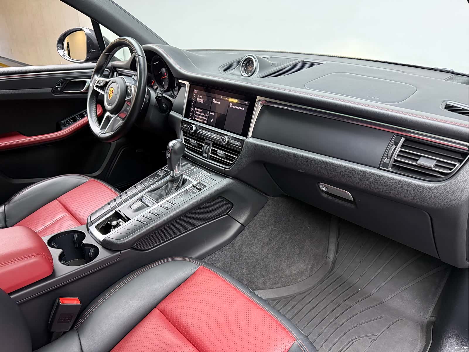 Porsche Macan, 2021 3