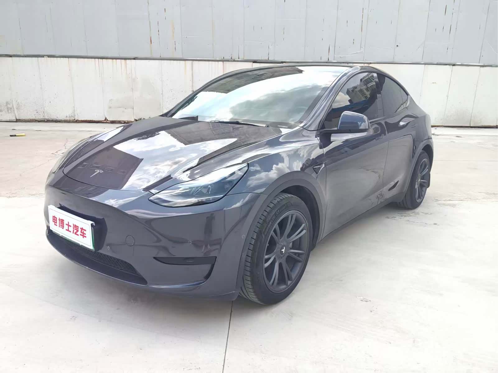 Tesla Model Y, 2023 1