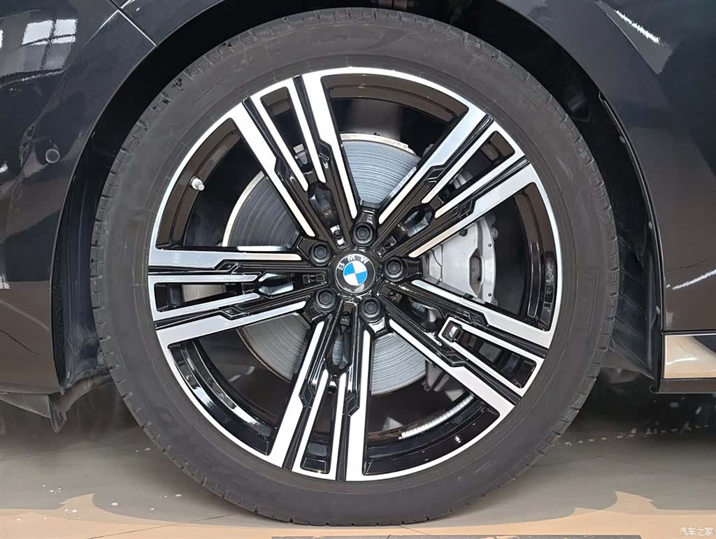 BMW 7 Series, 2025 7