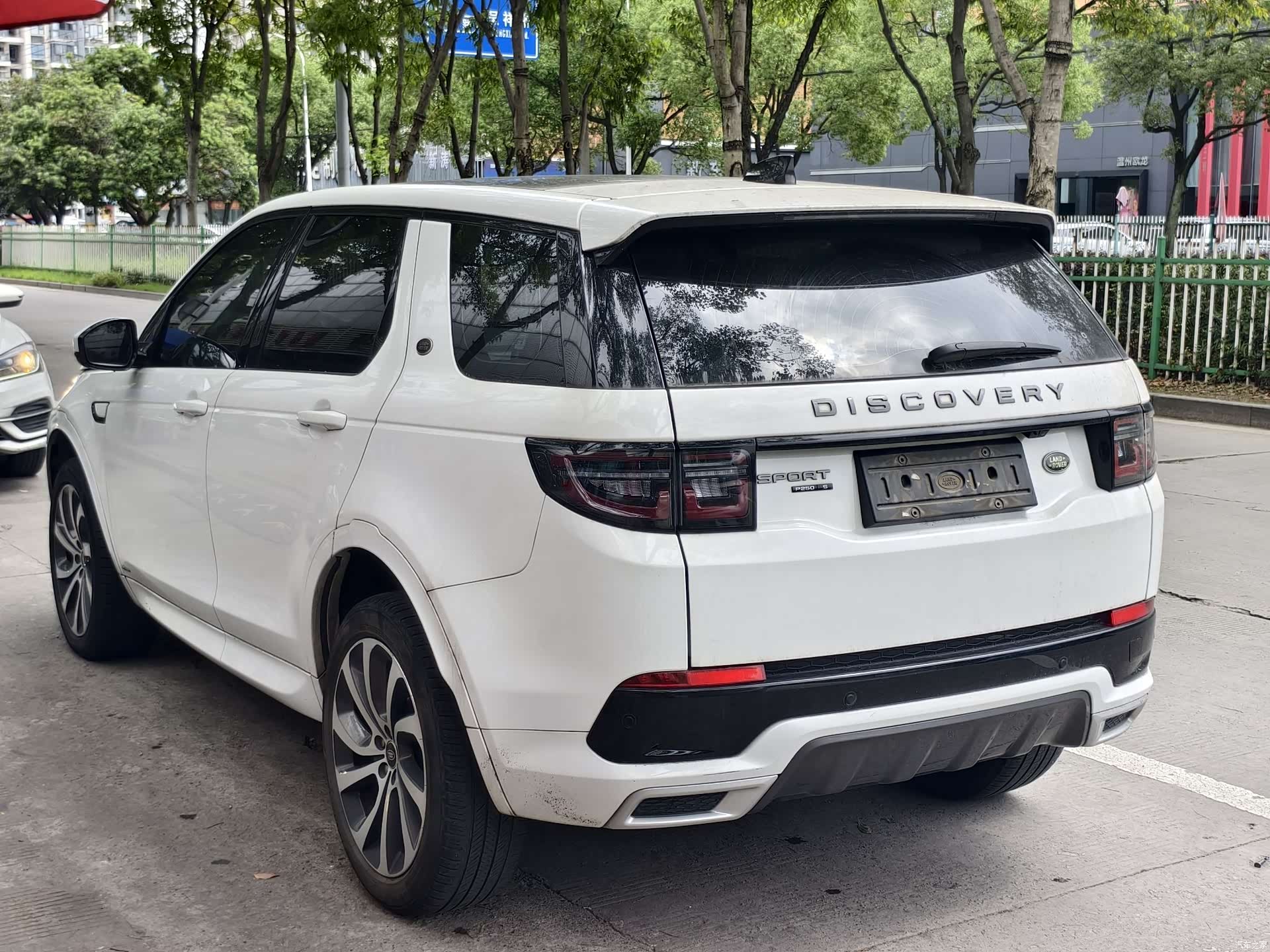 Land Rover Discovery, 2020 4
