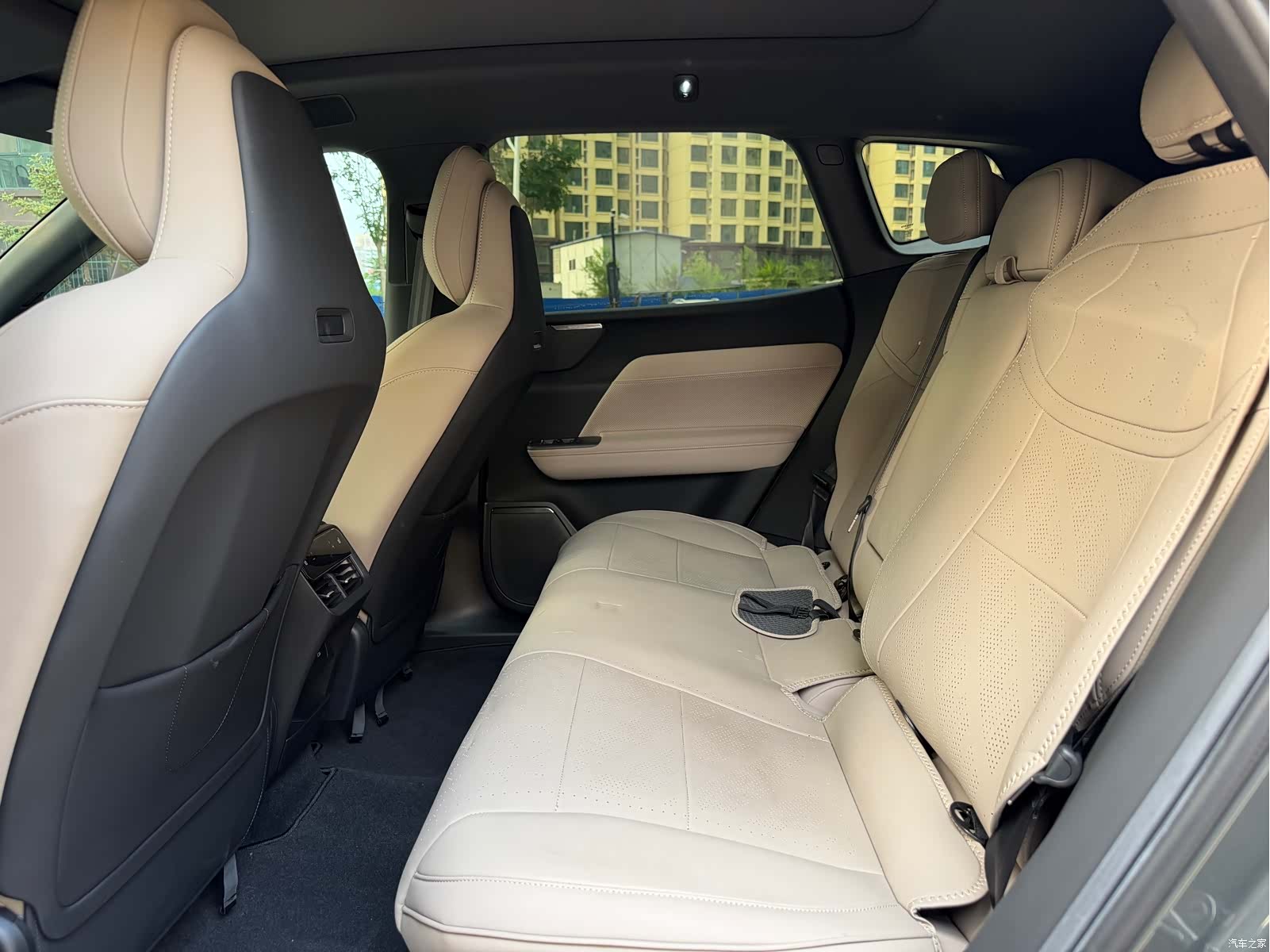 Volvo XC70, 2025 6