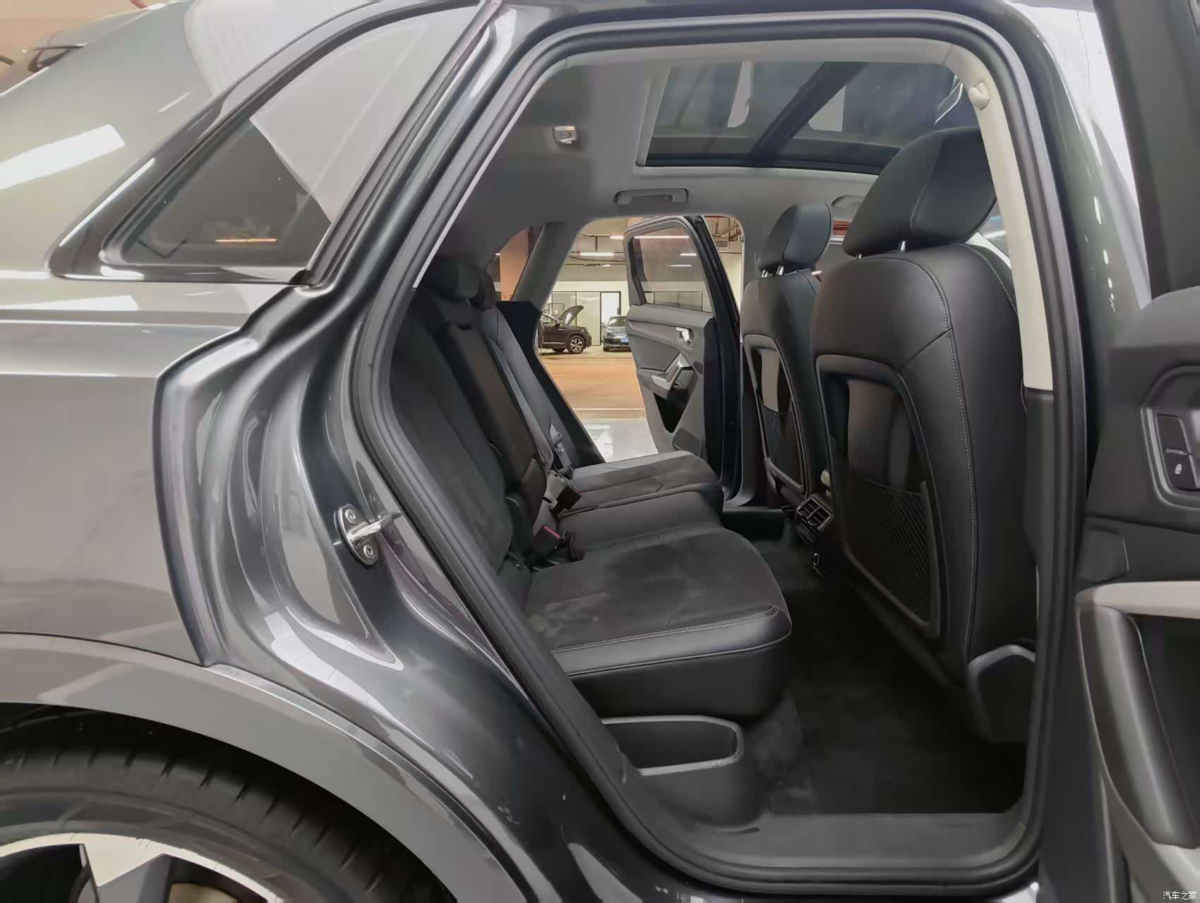 Audi Q3, 2023 13