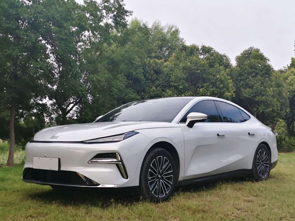 Geely Galaxy Starshine 8