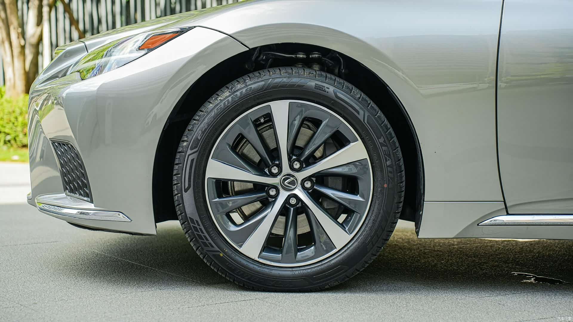 Lexus LS, 2022 8