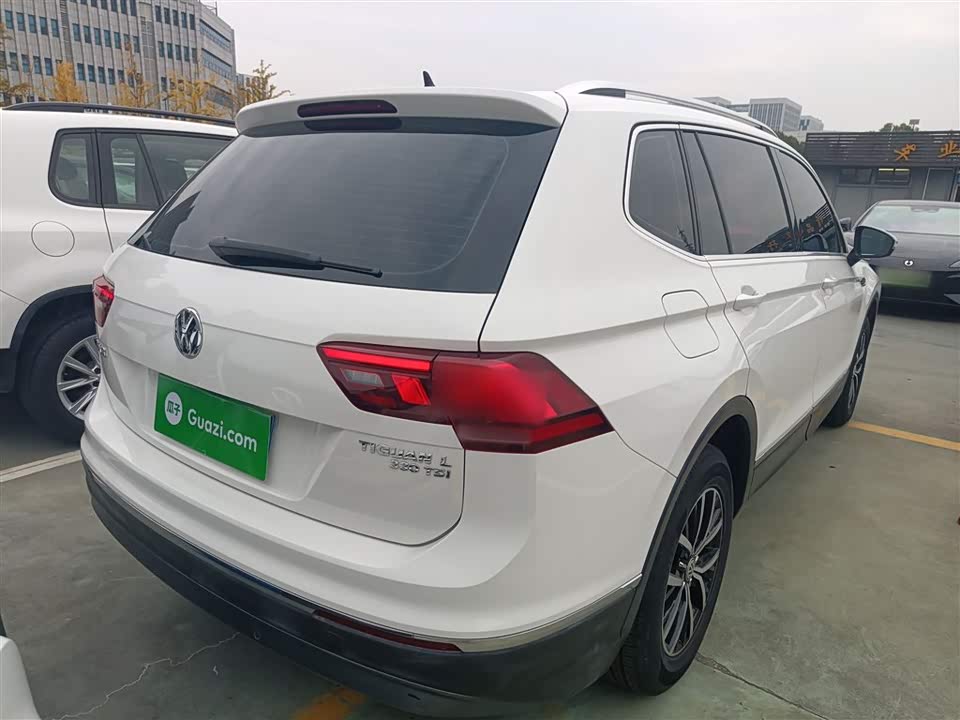 Volkswagen Tiguan L