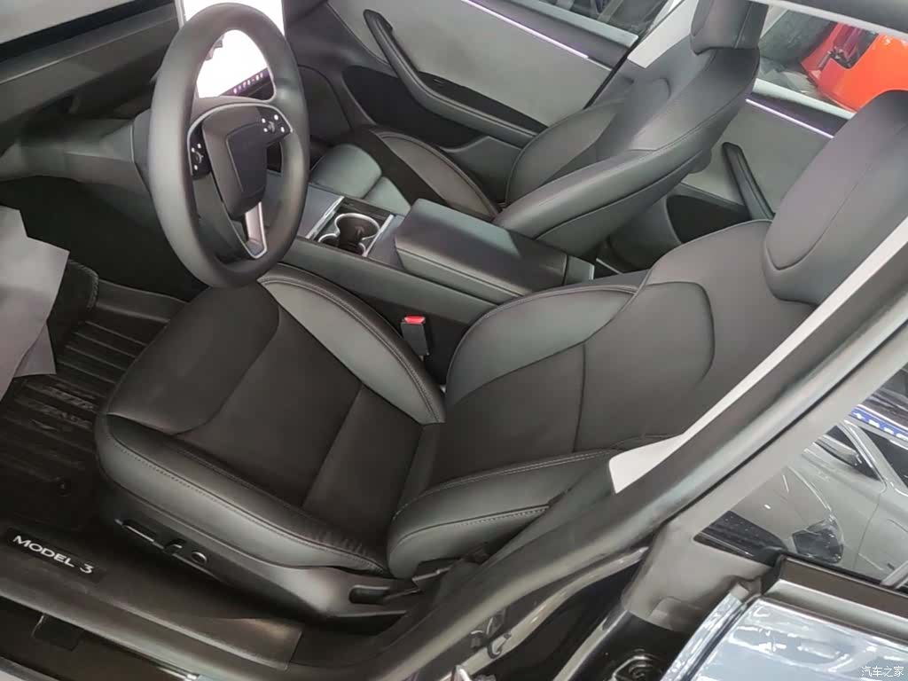 Tesla Model 3, 2025 15