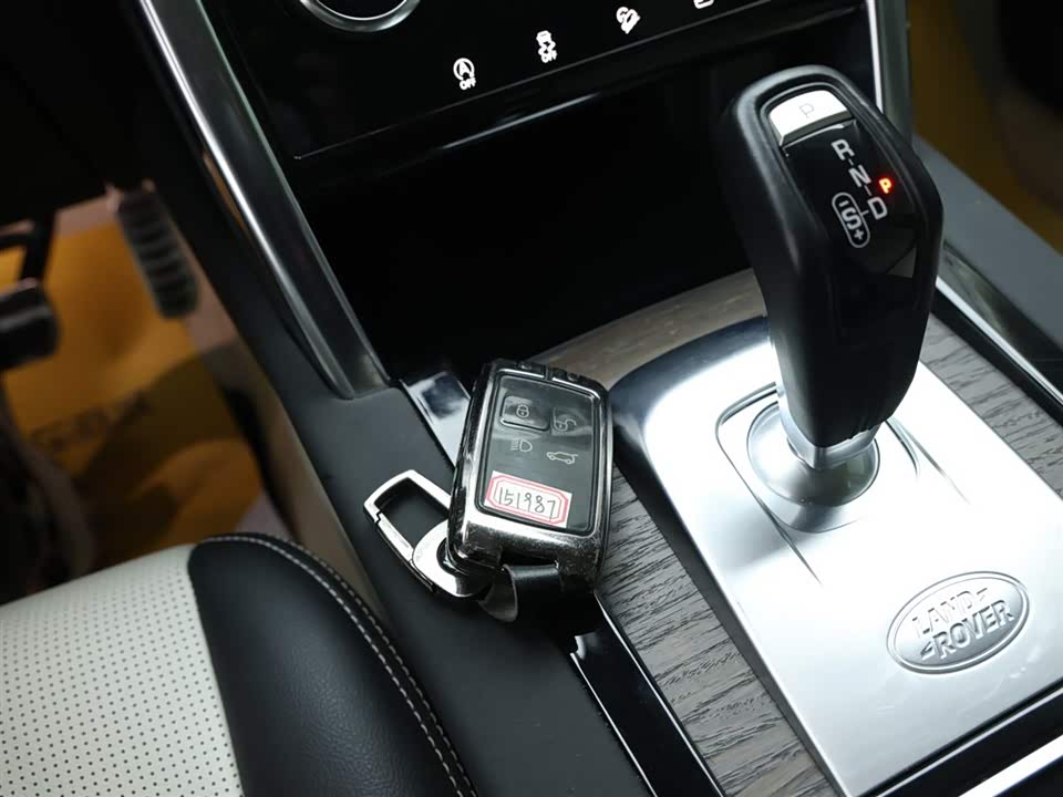 Land Rover Discover sources for sports