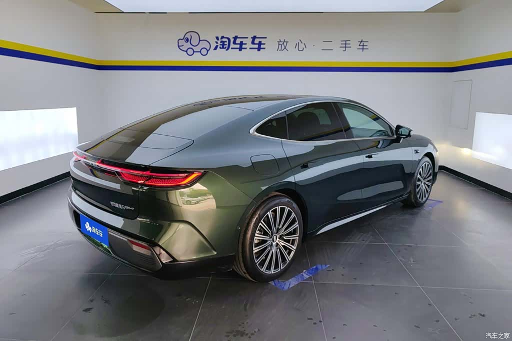 Geely 8, 2025 3