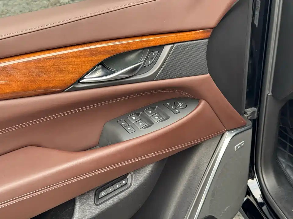 Cadillac Escalade ESCALADE