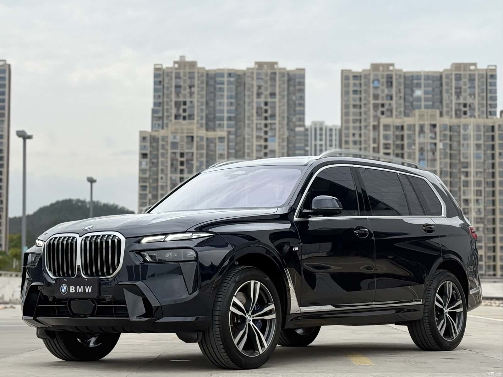 BMW X7, 2025 1