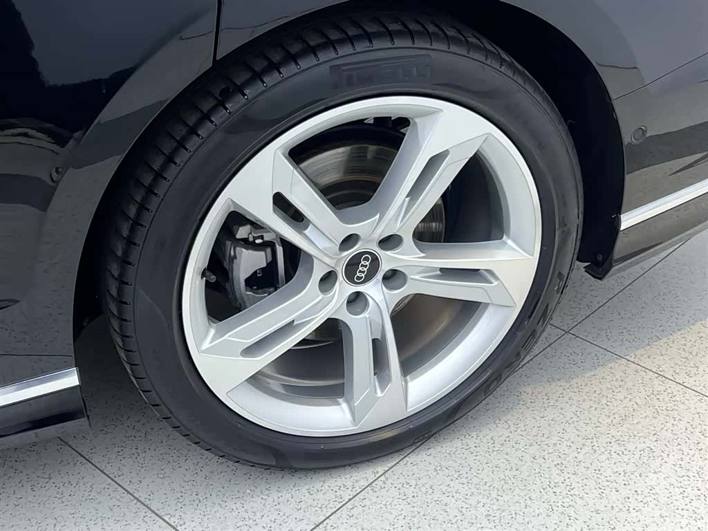 Audi A8L, 2022 12