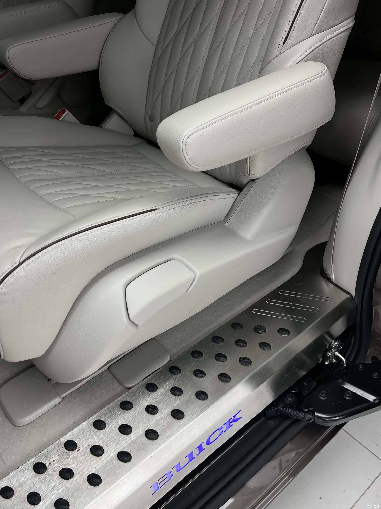 Buick GL8, 2022 29