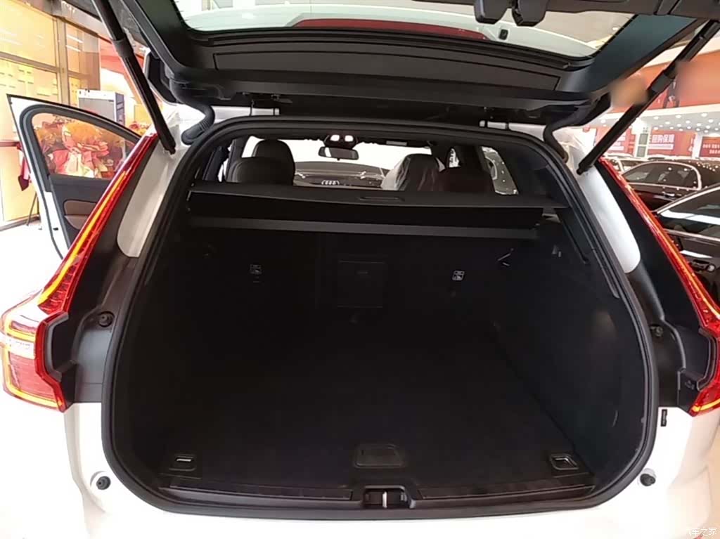 Volvo XC60, 2026 19