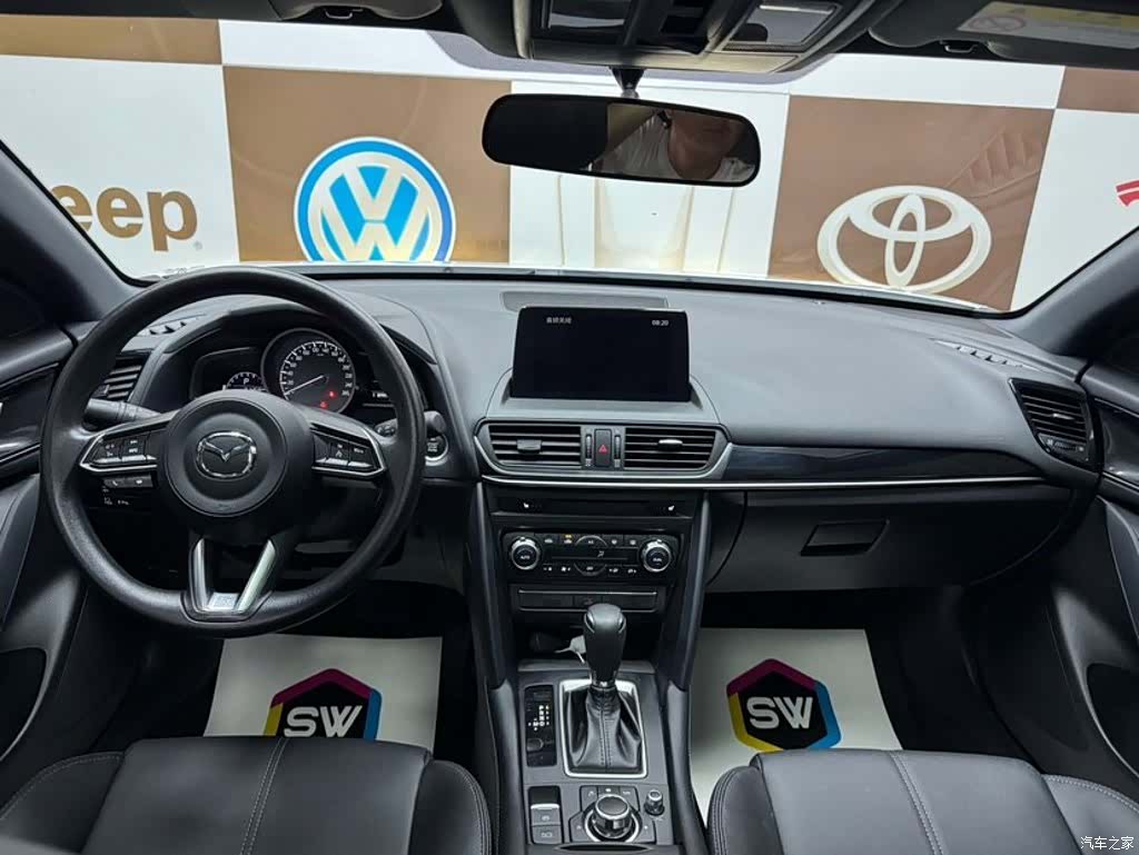 Mazda CX-4, 2023 9