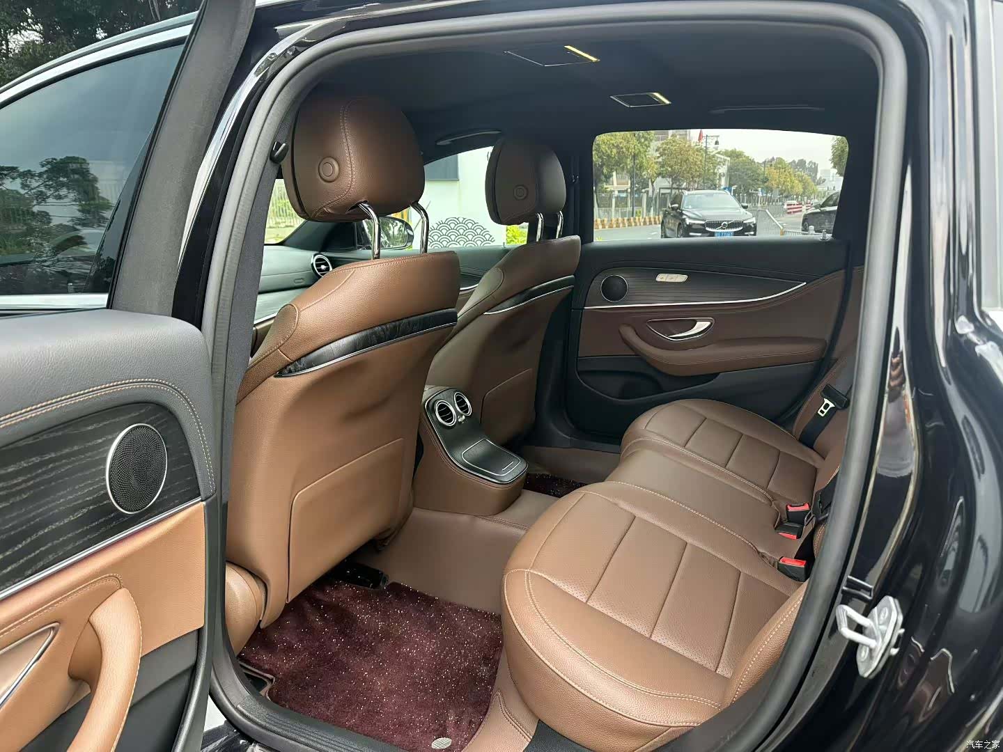 Mercedes-Benz E-Class, 2024 7