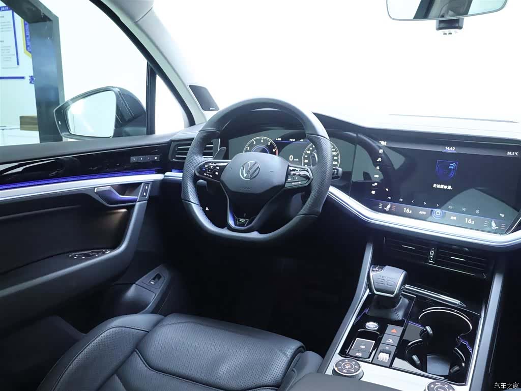 Volkswagen Touareg, 2022 14