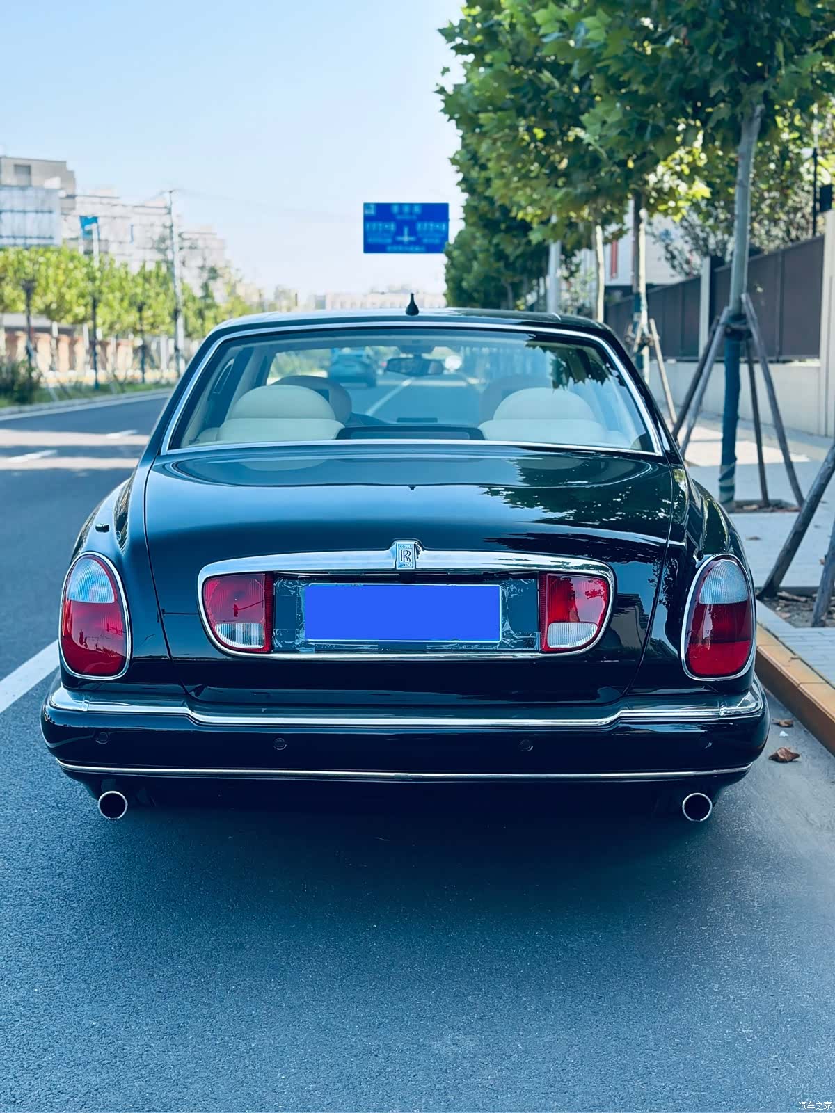 Rolls-Royce Phantom, 2003 11