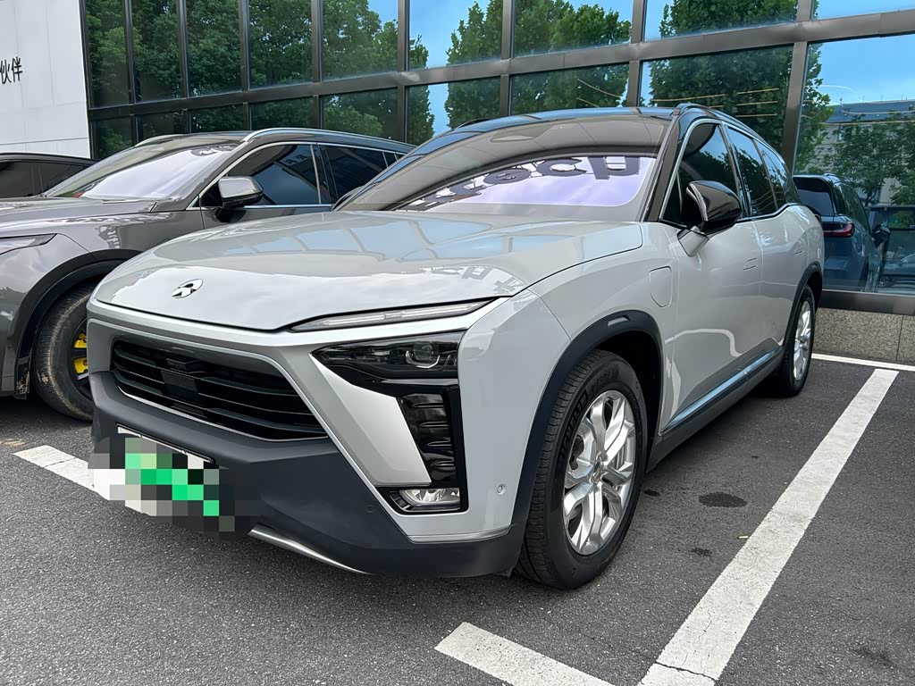 NIO ES8