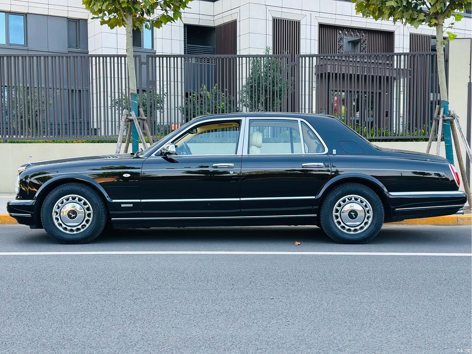 Rolls-Royce Phantom, 2003 8