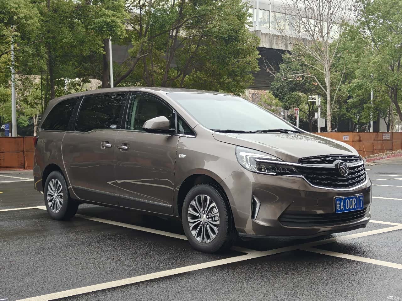 Buick GL8, 2021 3