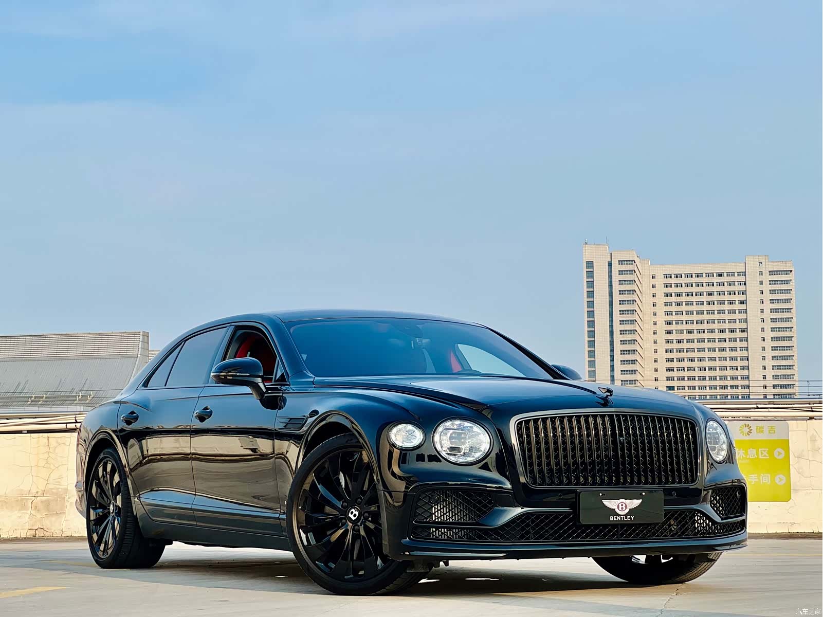 Bentley Flying Spur, 2022 4