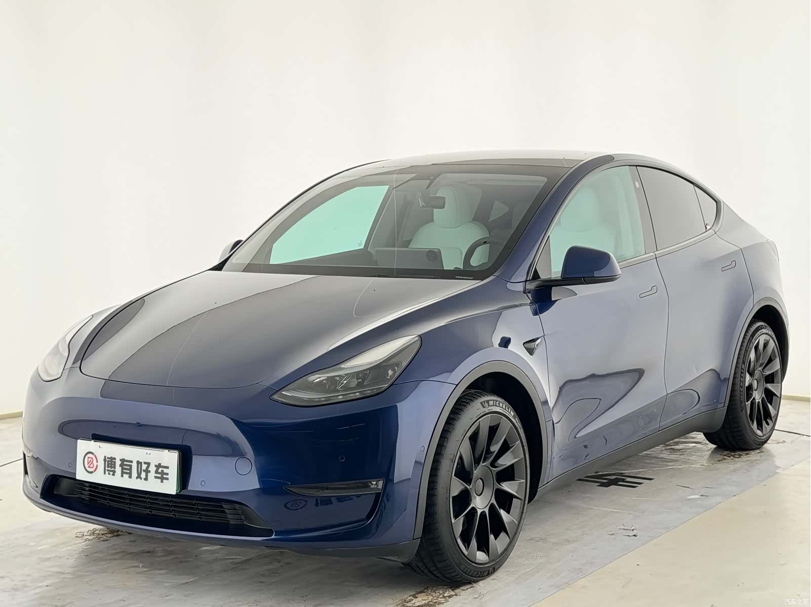 Tesla Model Y, 2023 1
