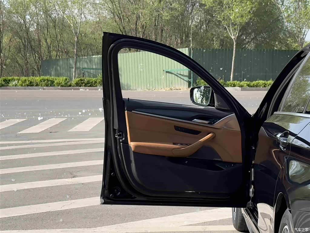 BMW 5 Series, 2023 все фото