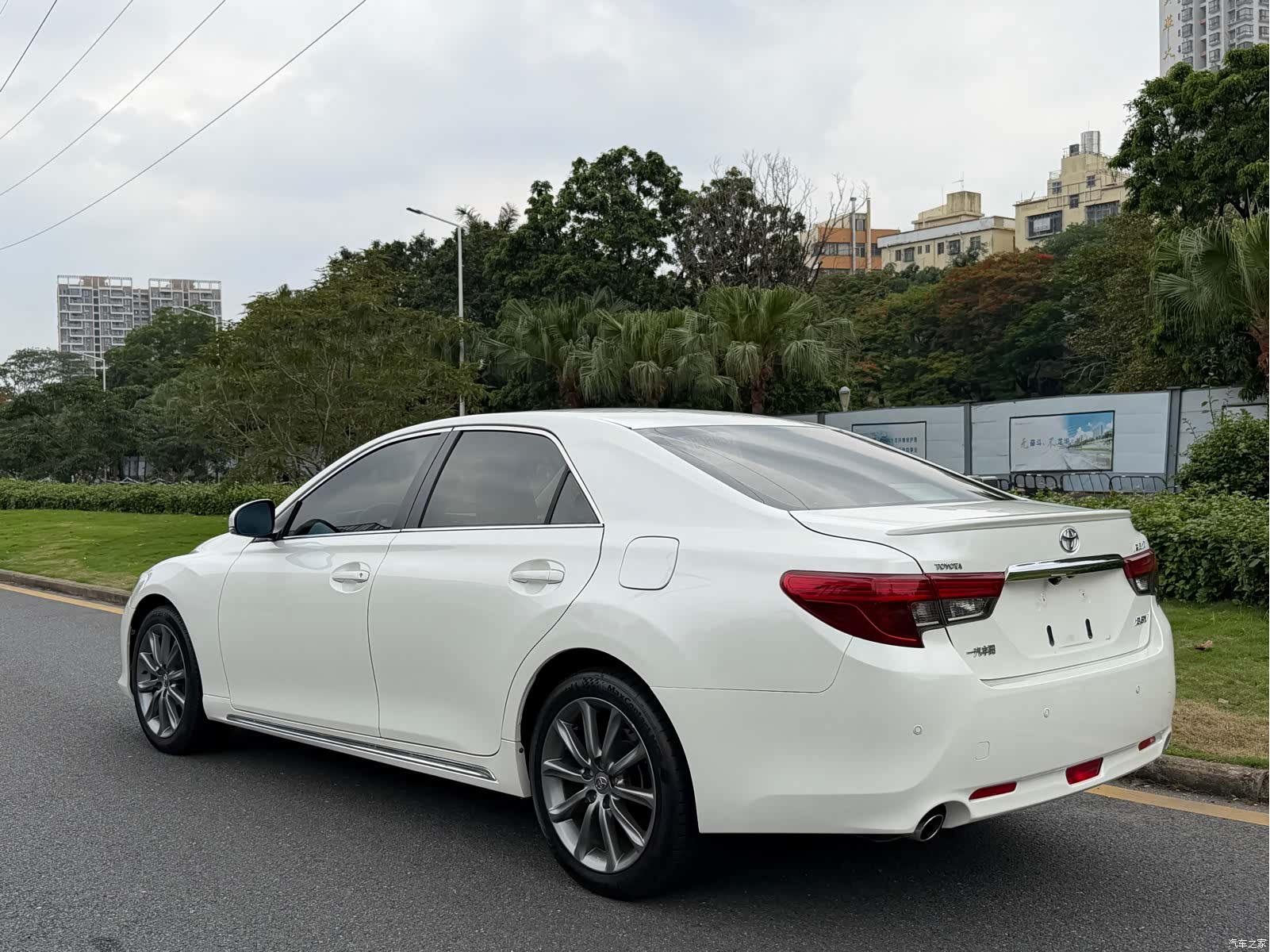 Toyota 2.5V, 2016 6
